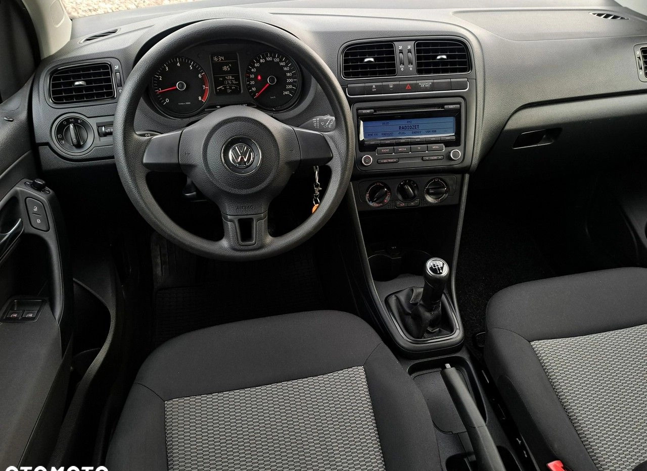 Volkswagen Polo cena 23900 przebieg: 137415, rok produkcji 2010 z Olsztyn małe 137